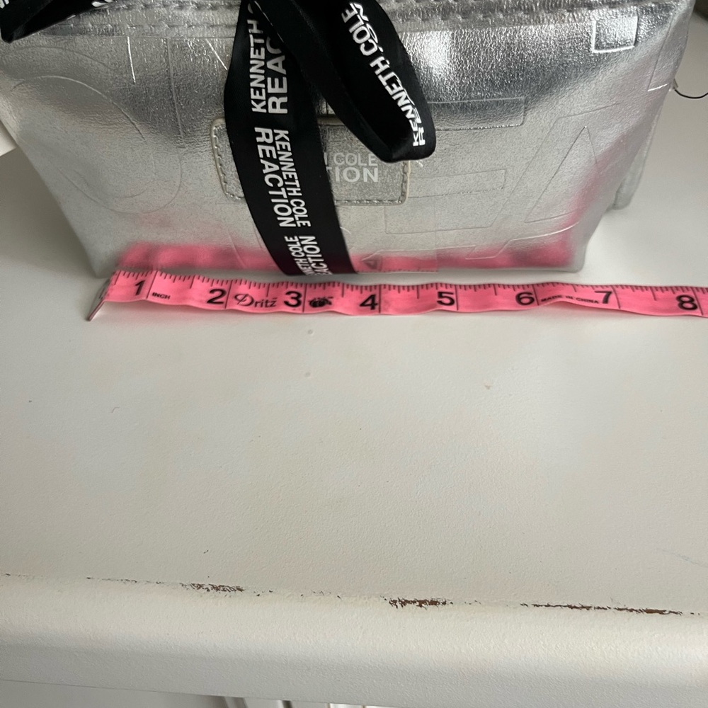 KENNETH COLE REACTION COSMETIC BAGS - Picture 3 of 11